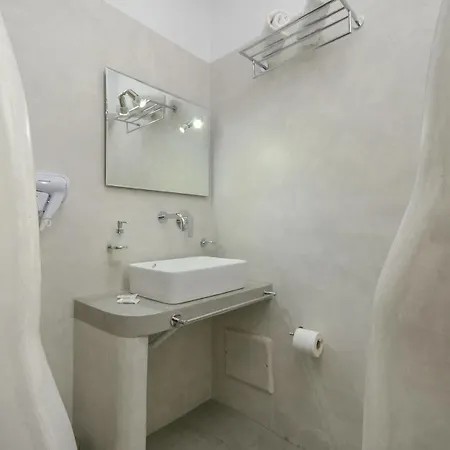 Elena Hotel *